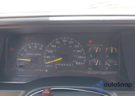 1998 Chevrolet C1500 Fleetside z USA, uszkodzony, nr VIN 2GCEC19R9W1166065